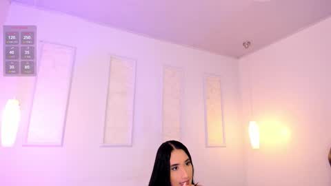 Snapshot of amara_lewiis chatting on 10-23-25, 12:26 Amara Lewis online show from 10-23-25, 12:26