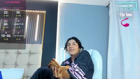 Snapshot of amara_lune chatting on 06-15-26, 02:41 online show from 06-15-26, 02:41