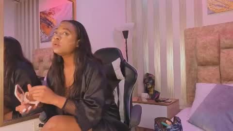 Snapshot of amara_queen_ chatting on 05-20-26, 11:38 Amara online show from 05-20-26, 11:38