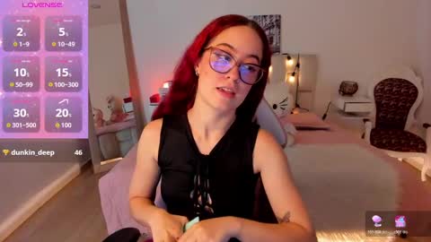 amaraa_couper1 online show from 10-24-25, 03:14