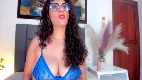 Amara Yasbel online show from 11-01-25, 06:21