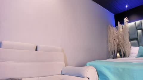 Snapshot of amarettho chatting on 01-04-25, 11:22 Emily online show from 01-04-25, 11:22