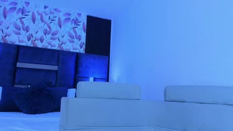 Snapshot of amarettho chatting on 02-13-25, 11:28 Emily online show from 02-13-25, 11:28