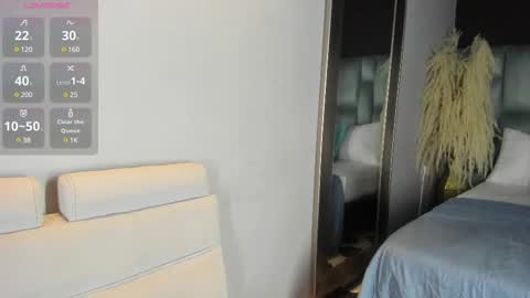 Snapshot of amarettho chatting on 02-21-25, 12:06 Emily online show from 02-21-25, 12:06