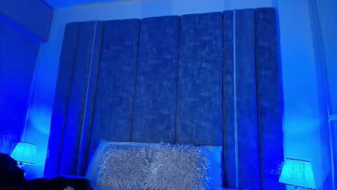 Emily online show from 12-22-25, 01:19