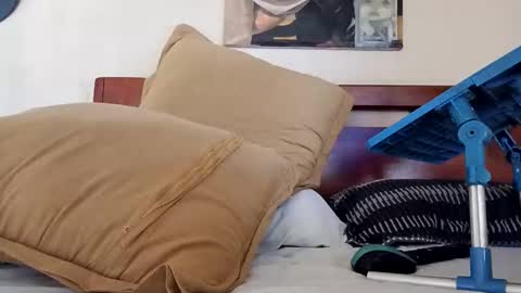 Snapshot of amaro57 chatting on 09-18-25, 12:40 Amaro online show from 09-18-25, 12:40