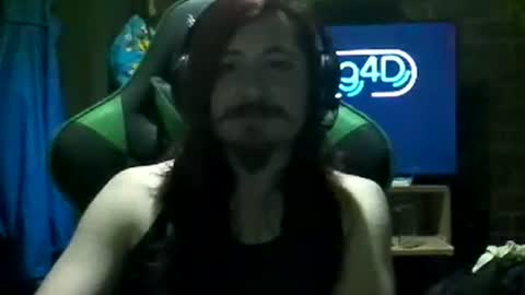 Snapshot of amaru_bf_experience chatting on 11-08-25, 01:17 Amaru online show from 11-08-25, 01:17