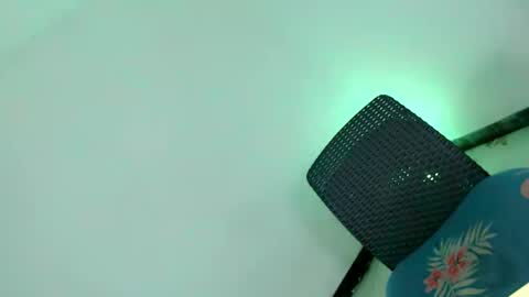 Snapshot of amayahugecock69 chatting on 01-23-25, 06:28 Annika 25yrs old online show from 01-23-25, 06:28