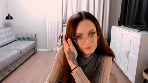 Snapshot of amazingeyes89 chatting on 01-14-25, 01:49 Izza online show from 01-14-25, 01:49