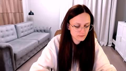 Snapshot of amazingeyes89 chatting on 02-27-25, 02:10 Izza online show from 02-27-25, 02:10