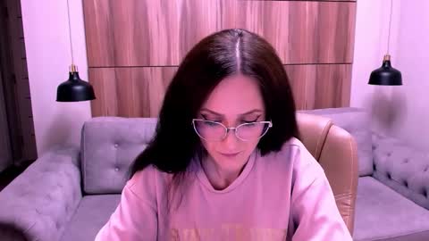 Izza online show from 05-10-26, 02:44
