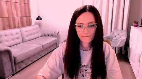 Izza online show from 05-31-26, 01:40