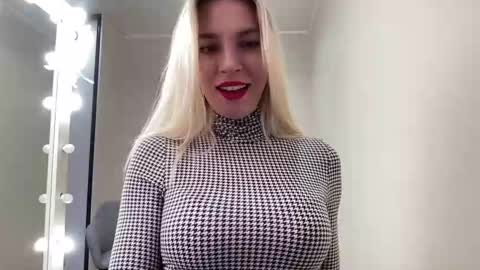 Snapshot of amazingkelly chatting on 12-03-24, 07:43 Kelly online show from 12-03-24, 07:43