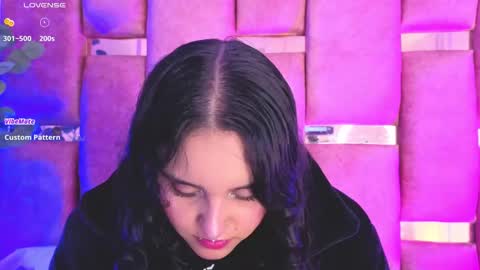 Snapshot of ambar_devon chatting on 11-13-25, 06:29 online show from 11-13-25, 06:29