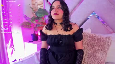 Snapshot of ambar_devon chatting on 12-15-25, 06:45 online show from 12-15-25, 06:45