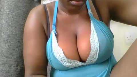 Mia online show from 12-24-24, 08:33