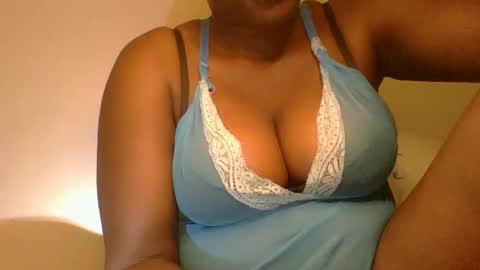 Mia online show from 01-06-25, 07:24