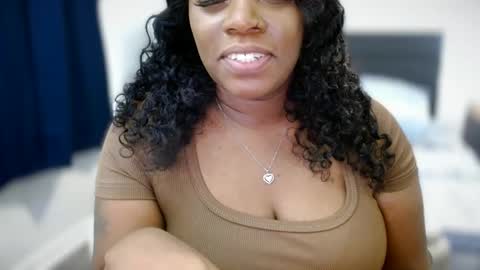 Amoya online show from 09-27-25, 03:33