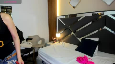 Ambar Ross online show from 04-01-26, 02:03