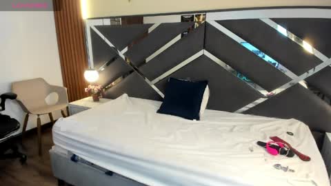 Ambar Ross online show from 04-08-26, 01:33