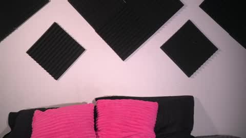 Amber online show from 04-23-26, 01:51