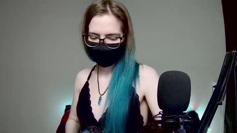 Amber non-nude model online show from 12-30-24, 11:17