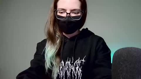 Amber non-nude model online show from 09-30-25, 11:32