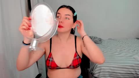 Snapshot of amber_landy1 chatting on 12-25-24, 01:31 amber online show from 12-25-24, 01:31