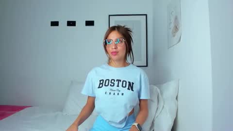 Luci Reyes online show from 09-22-25, 08:44