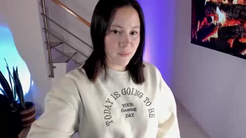 Snapshot of amber_rosewood_ chatting on 06-26-26, 01:32 Vivi online show from 06-26-26, 01:32