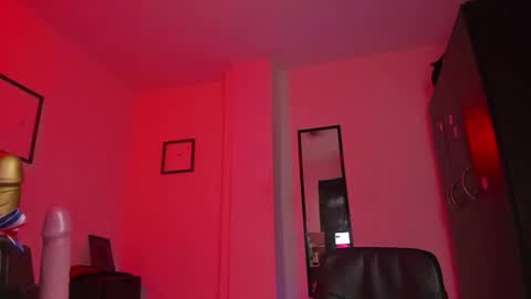 Snapshot of amber_smith20 chatting on 01-25-25, 01:21 find me here --- online show from 01-25-25, 01:21