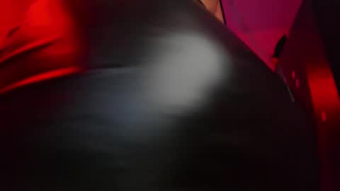 Snapshot of amber_smith20 chatting on 02-09-25, 03:32 find me here --- online show from 02-09-25, 03:32