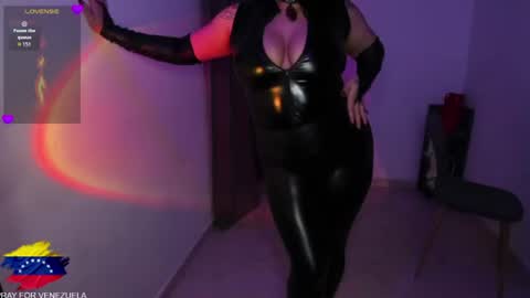 Snapshot of amber_smith20 chatting on 07-19-26, 01:20 find me here --- online show from 07-19-26, 01:20