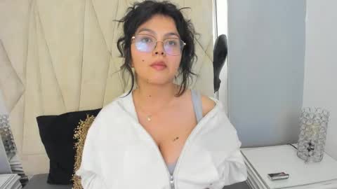 Snapshot of amber_storrm chatting on 09-24-25, 03:54 amber online show from 09-24-25, 03:54