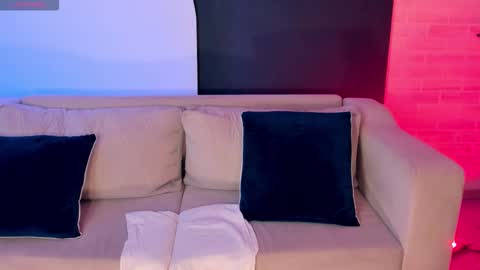 Snapshot of amberfox_1 chatting on 11-24-25, 02:50 Amber Fox online show from 11-24-25, 02:50