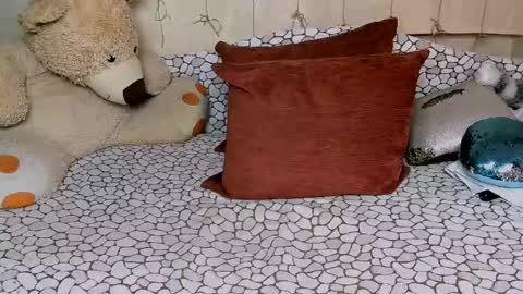 Amber online show from 04-25-26, 03:20