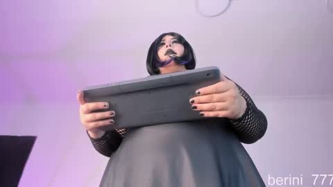 Amber  online show from 04-18-26, 12:20