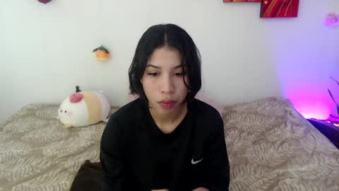 Amber Jeong online show from 12-01-24, 09:37