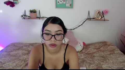 Amber Jeong online show from 01-04-25, 01:52