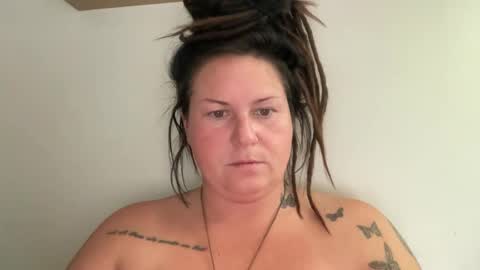 Snapshot of ambermoss7 chatting on 09-15-25, 10:32 ambermoss7 online show from 09-15-25, 10:32