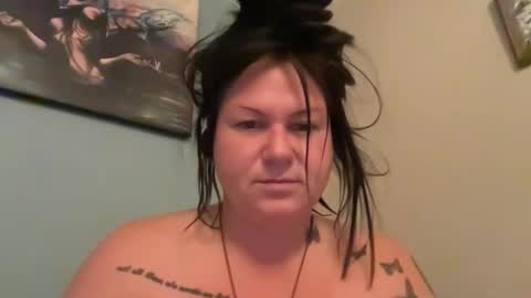 Snapshot of ambermoss7 chatting on 10-28-25, 02:53 ambermoss7 online show from 10-28-25, 02:53