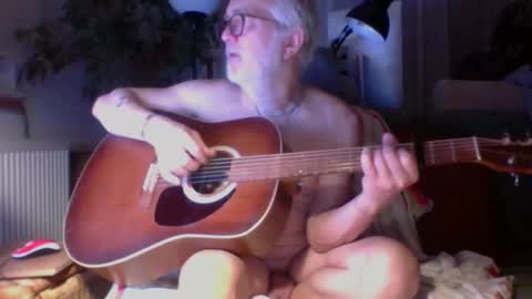 Amberr11 online show from 10-27-25, 11:20