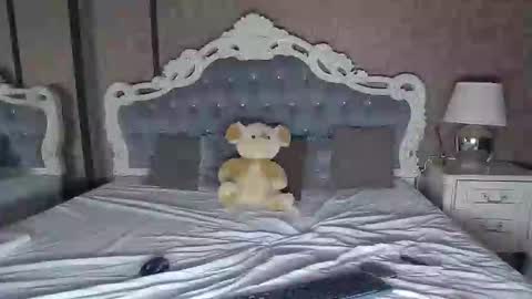 Ella online show from 10-04-25, 06:44
