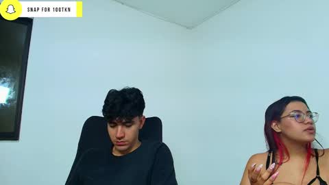 Snapshot of ameli_and_lucas chatting on 12-28-24, 06:49 Amelia Lucas online show from 12-28-24, 06:49