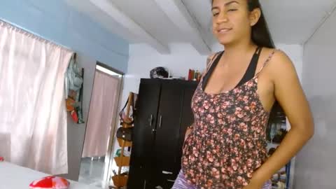 Snapshot of amelia_2023 chatting on 12-22-24, 02:06 amelia  online show from 12-22-24, 02:06