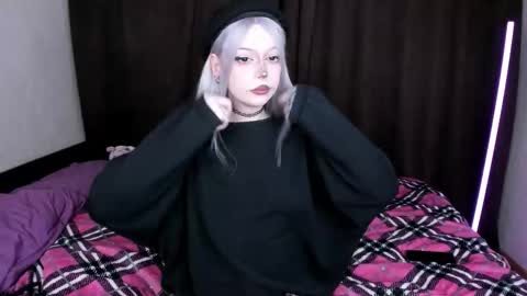 Snapshot of amelia__miller chatting on 10-14-25, 11:44 Amelia online show from 10-14-25, 11:44