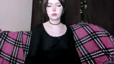 Amelia online show from 05-13-26, 11:11