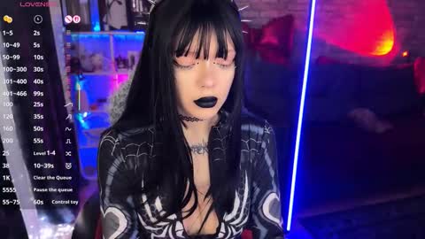 Amelia Aley  online show from 02-13-26, 09:27