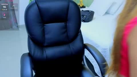 AMELIA online show from 10-13-25, 07:14