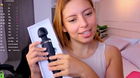 AMELIA online show from 11-10-25, 11:31